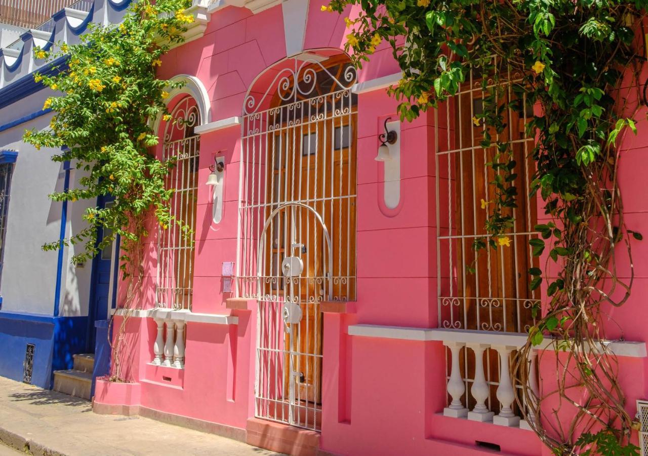 Casa Rosa - Alma Hotels Santa Marta  Buitenkant foto